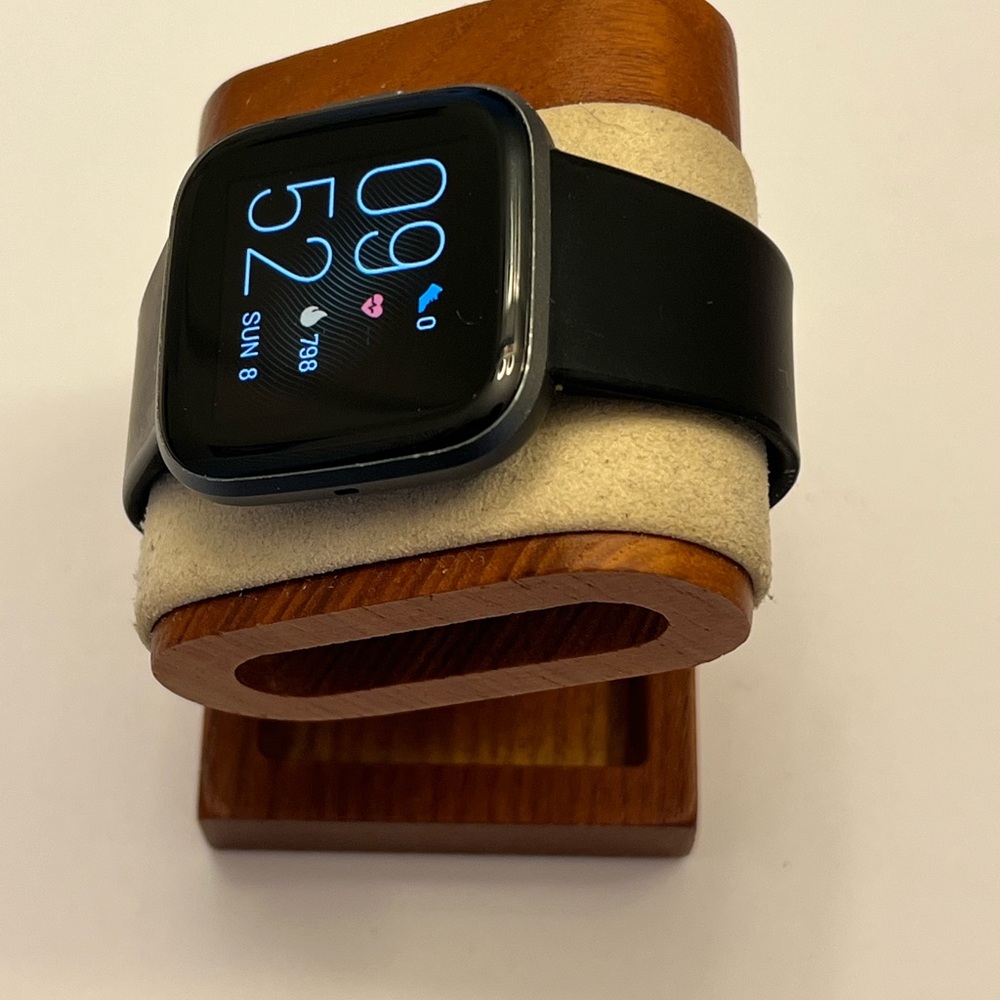 Fitbit Versa 2 (tested, Charger included) - Picture 2 of 6